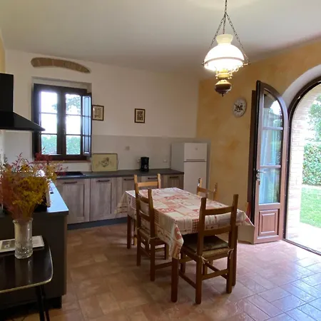 Agriturismo L'Antica Quercia *