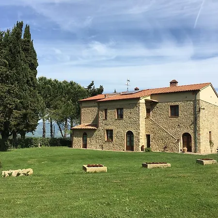 Agriturismo L'Antica Quercia Farm stay *